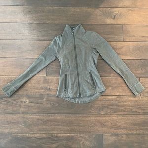 Lululemon womens olive green zip up size 4.